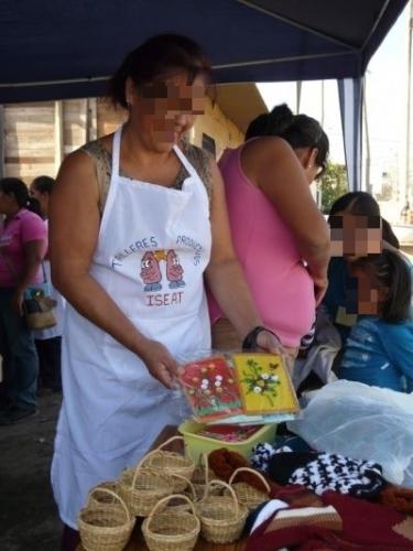 talleres productivos blurred